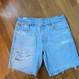 NEW American Eagle Strigid High-Rise Distressed Denim Shorts Size 6